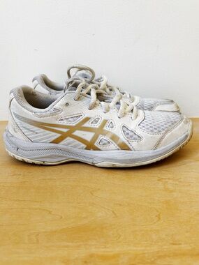 ASICS Upcourt 6 Volleyball shoes - Size 2.5 Girls